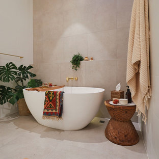 This is an example of an eclectic bathroom in Brisbane.