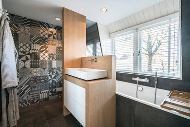 Trendy bathroom photo in Amsterdam