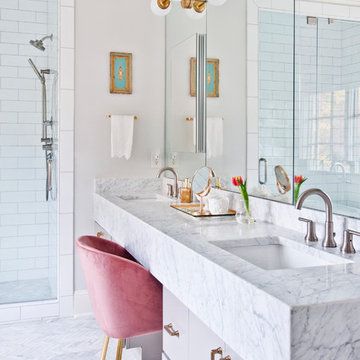Bathroom of Marble and Brass