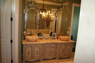 Design ideas for a bathroom in New Orleans.