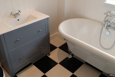 Inspiration for a traditional bathroom in Oxfordshire.