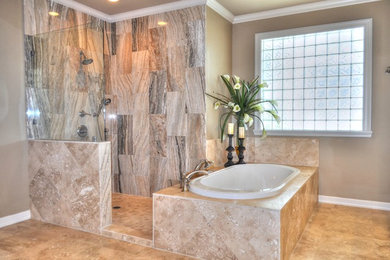 Example of a classic bathroom design in Houston