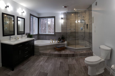 オタワにあるコンテンポラリースタイルのおしゃれな浴室の写真