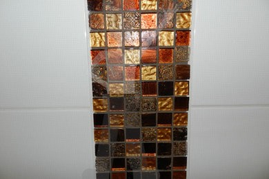 Bathroom renovation golden mosaic - La Caroleuse
