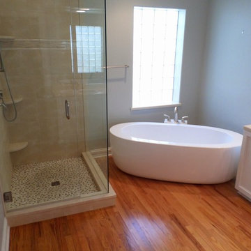 Bathroom Soaker Tub Red Oak Floor