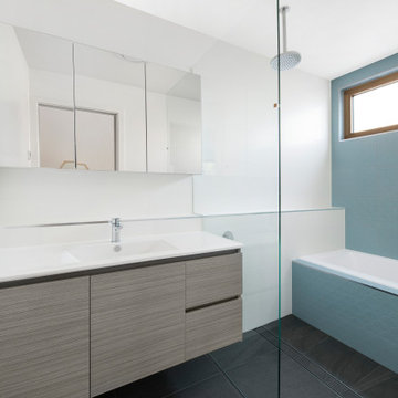 Bathroom - The Rammed Earth House