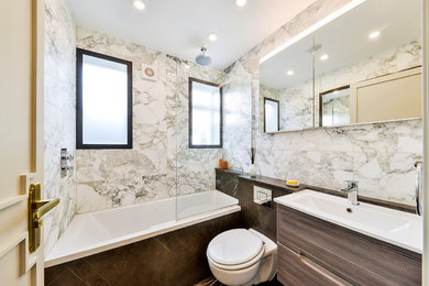 Bathroom with Arabescato Polished Marble