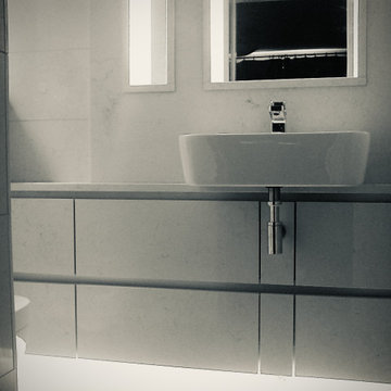 Bathroom with concealed lighting