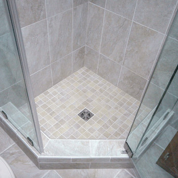 Bathroom with double niche and neo angle shower
