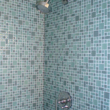 Bathroom with glass mosaic tile