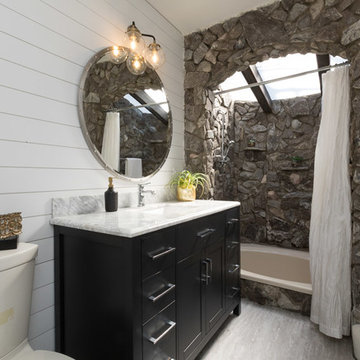 Bathroom with Grotto