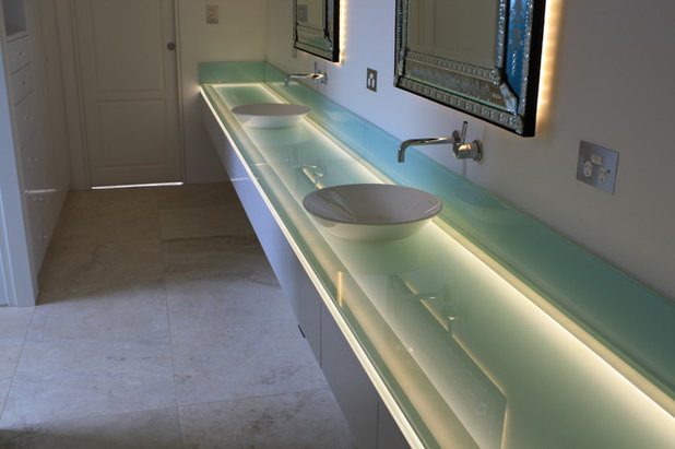 Contemporary Bathroom by Sareen Stone Pty Ltd