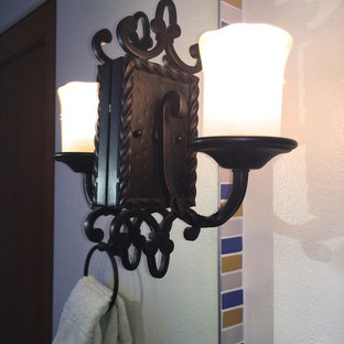 75+ Badezimmer mit Badewanne in Nische und rotem Boden Ideen & Bilder