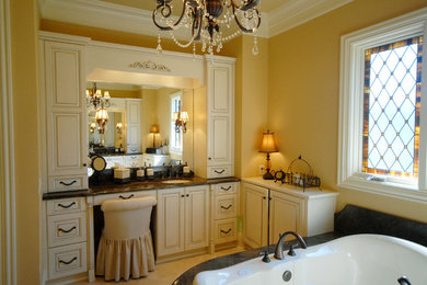 Example of a bathroom design in Charlotte