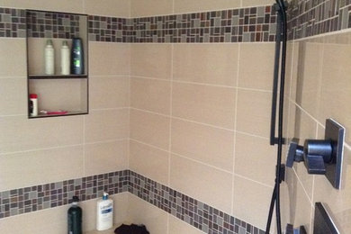 ボイシにあるコンテンポラリースタイルのおしゃれな浴室の写真