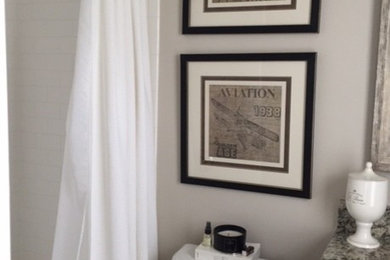 ワシントンD.C.にある中くらいなコンテンポラリースタイルのおしゃれな浴室の写真