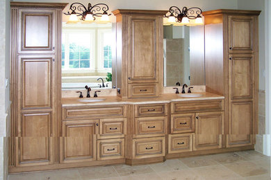 Example of a tuscan bathroom design in Columbus