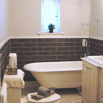 Bathroom Vintage Country style in Outremont