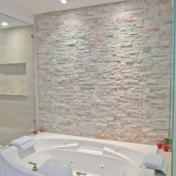 Bathrooom with Snowhite Format Wall with Format Panels