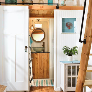 75 Beautiful Small Beach Houses Bathroom Pictures & Ideas - July, 2021 ...