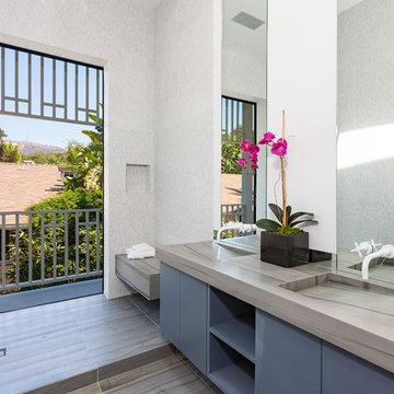 Beachwood Drive Residence