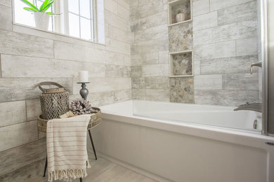 Beautiful Tiled Tub Shower Unit