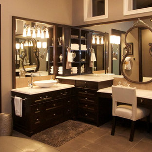 Design ideas for a traditional bathroom in San Diego.