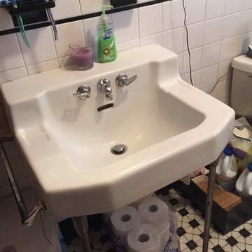 Before - Wallingford 1950's Bathroom Remodel
