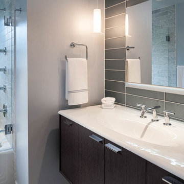 Bellevue Mid-Century to Modern Bathroom Update