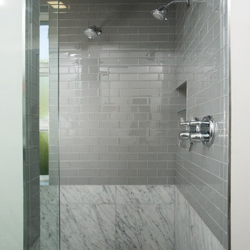 Bianco Carrara Master Bathroom with a Modern Twist