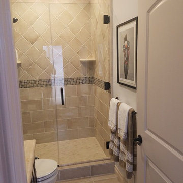 Biscarra - Guest Bathroom - Long Beach