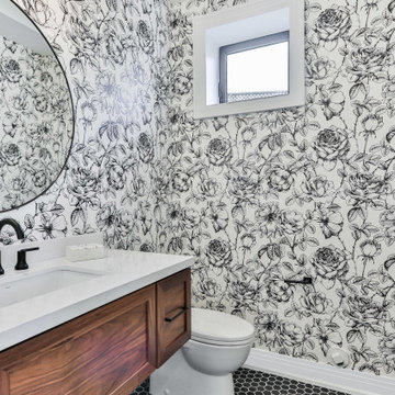 Black and White Bathroom Décor and Inspiration