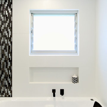 Black and White Bathroom in Baulkham Hills