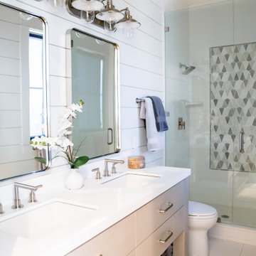 Blanc & Noir Bathroom