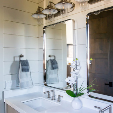 Blanc & Noir Bathroom