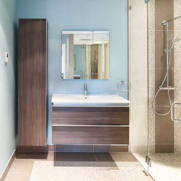 Blau Badezimmer – Bathroom Renovation