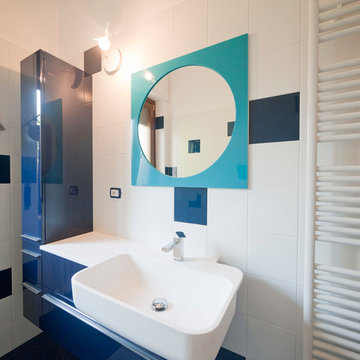 Blue and white pop style bathroom