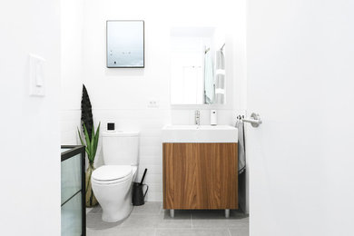 Bathroom - modern bathroom idea in New York
