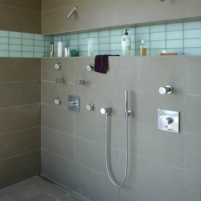 Double shower - modern double shower idea in San Francisco