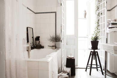 マルメにあるインダストリアルスタイルのおしゃれな浴室の写真