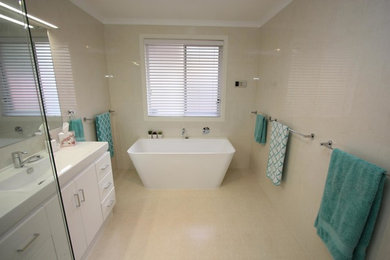 キャンベラにあるトラディショナルスタイルのおしゃれな浴室の写真