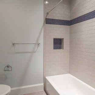 Bäder mit farbigen Fliesen und blauer Wandfarbe Ideen, Design & Bilder