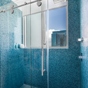 Boy's Bathroom - Jade