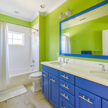 75 Beautiful Green Kids' Bathroom Pictures & Ideas - January, 2022 | Houzz