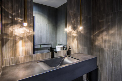 タンパにあるラグジュアリーな小さなコンテンポラリースタイルのおしゃれな浴室の写真