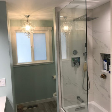 Bright and Contemporary Bathroom Remodel in Edmonds