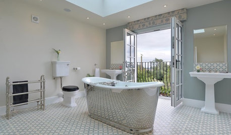 Why Are PVC Doors Best for Bathrooms?