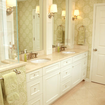 Bright Traditional Master Bathroom