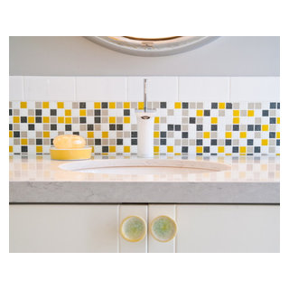 Brio Logo Blend Glass Mosaic Tile