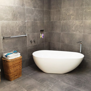 75+ Bäder mit Schieferfliesen und Kalkstein-Waschbecken/Waschtisch